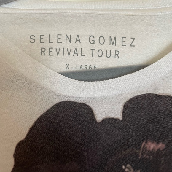 Selena Gomez Revival concert tee - Picture 4 of 4